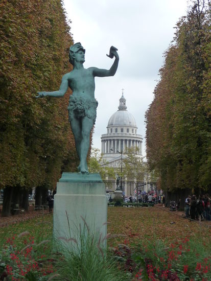 Richtung Ausgang mit Pantheon im Hintergrund