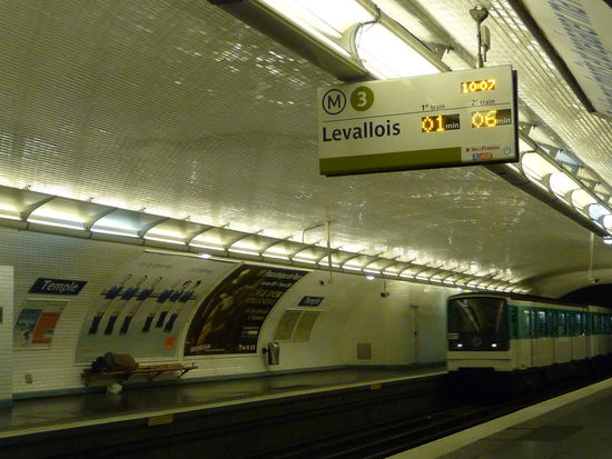 Mit der Metro Linie 3 geht es weiter zum Place de la Republicue hier Station Temple