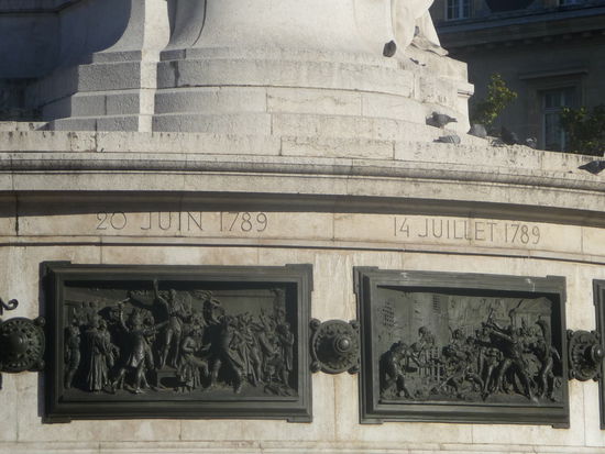 Bronzereliefs mit Episoden aus der Geschichte der Republik
