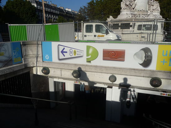 Verkehrsknotenpunkt unter dem Platz der Republik mit 5 Metro Linien