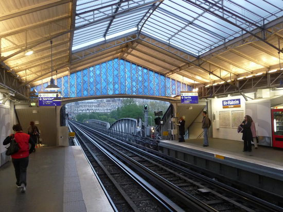 Station Bir Harkeim Metro Linie 6