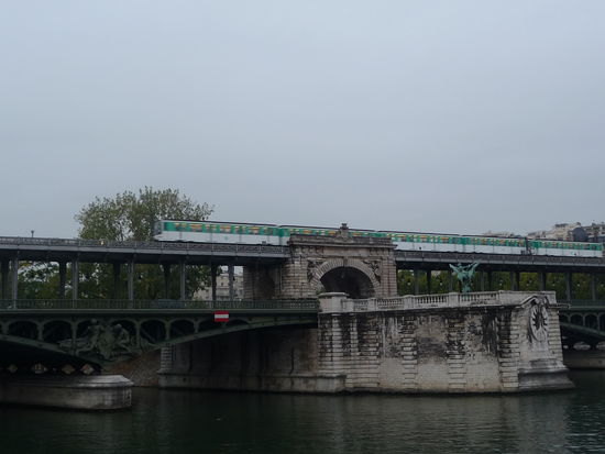 Seine Brücke Metro Linie 6