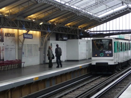 Station Nationale Metro Linie 6