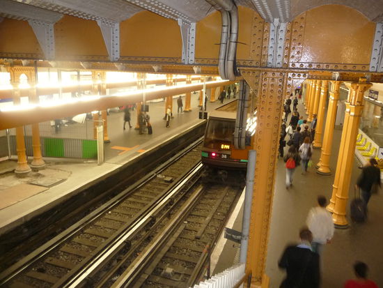Metro Linie 1 im Gare de Lyon