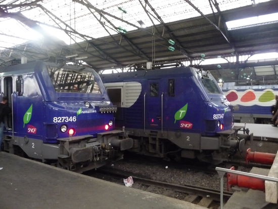 Regionalzüge im Bahnhof Gare Saint Lazare