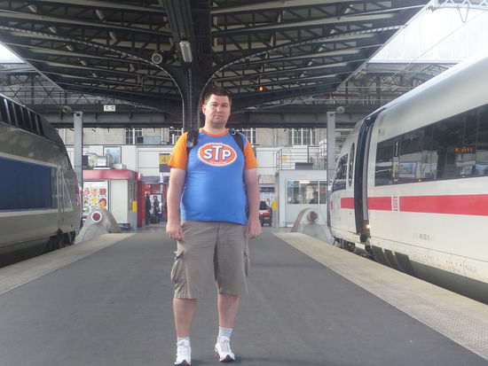 3 Starke Jungs im Gare de Est. Links TGV, in der Mitte Ich und Rechts der ICE !!