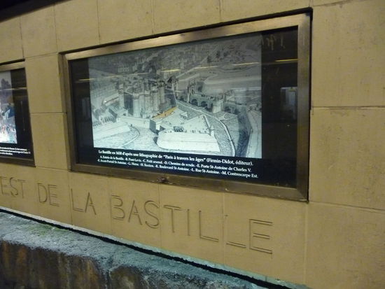 Bahnsteig Metro Linie 5