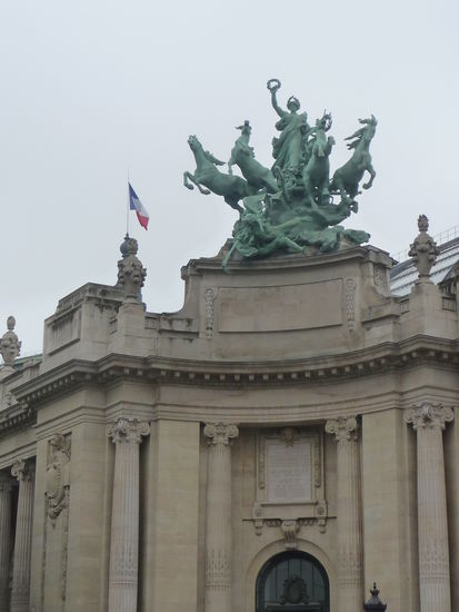Figuren auf den Grand Palais