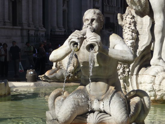 Eine der 4 Tritonen im Mohrenbrunnen