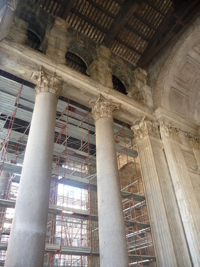 Säulen im Eingangsbereich des Pantheon