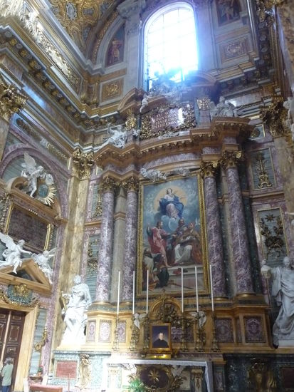 Altar der unbefleckten Empfängnis im rechten Querschiff