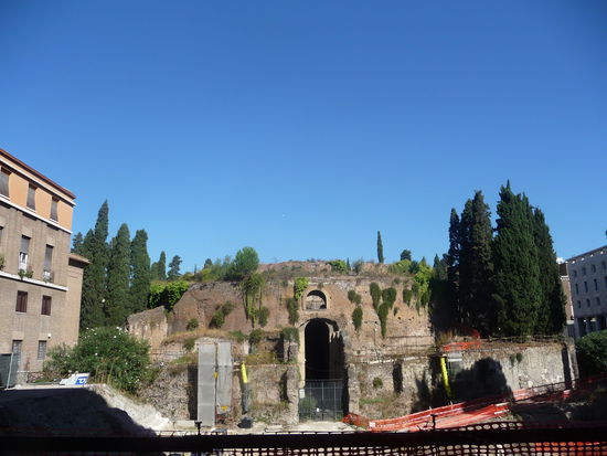 Eingang Augustusmausoleum