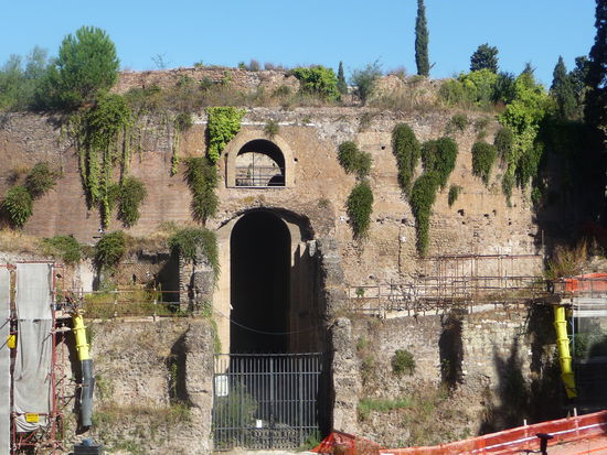 Eingang Augustusmausoleum