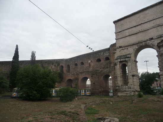 Aurelianische Mauer mit Stadttor an der Porta Maggiore