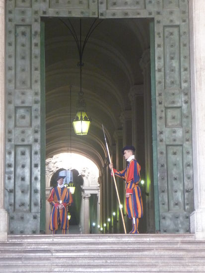Schweizergarde am Petersplatz