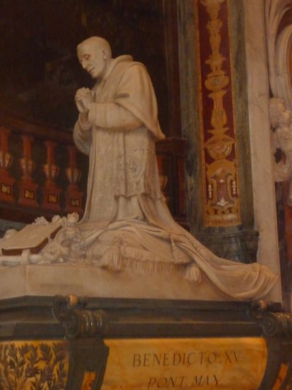 Monument von Papst Benedicto XV.