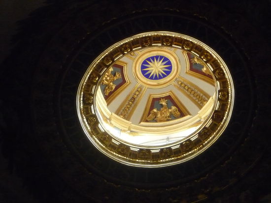 kleinere Kuppel im Petersdom