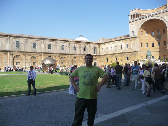 Ich in den Vatikanischen Höfen