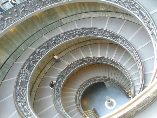 Doppelläufige Spiraltreppe am Ausgang der Vatikanischen Museen