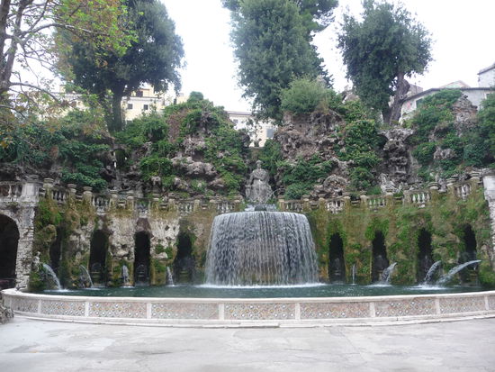 Ovato Brunnen