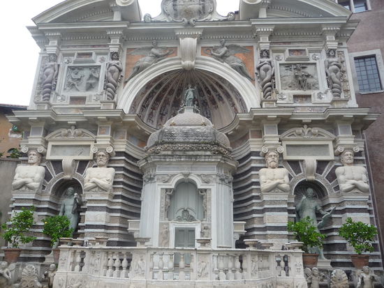 Der barocke Brunnen der hydraulischen Orgel