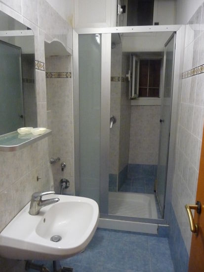 Waschraum und WC im Hostel