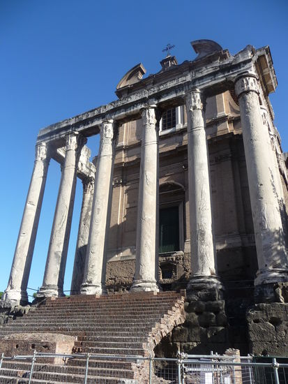 Tempel des Antonius Pius und der Faustina im Forum Romanum