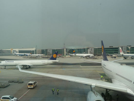 Dichter Verkehr vor allem von Lufhansa Maschinen in Frankfurt