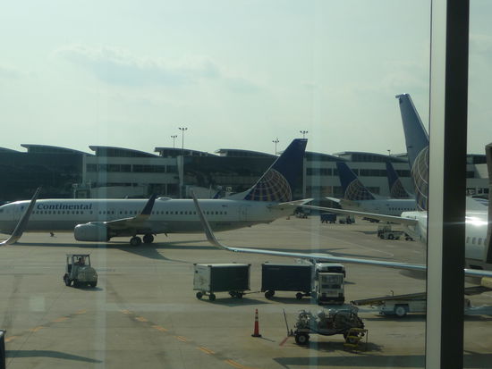 Viel Verkehr am Terminal von Continental Airlines