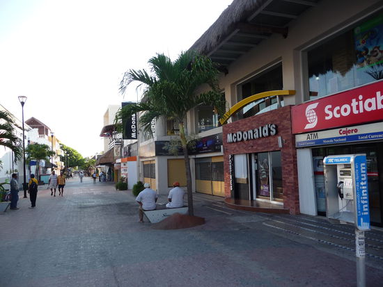 Touristenmeile in Playa del Carmen