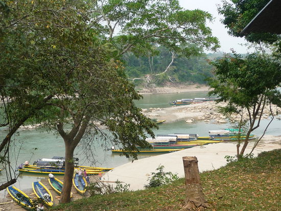 Anlegestelle und Startpunkt für die Bootsfahrt nach Yaxchilan im Dorf Frontera Corazal
