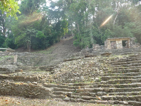 Große Treppe zum Königspalast