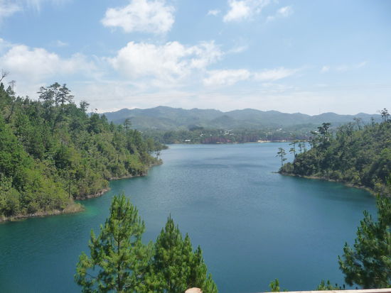 Erste Lagunen bzw. Seen im Montebello Nationalpark.