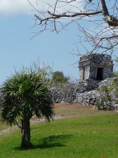 Wachturm am östlichen Eingang