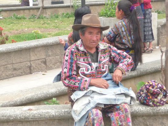 Mann in Ortsüblicher Tracht