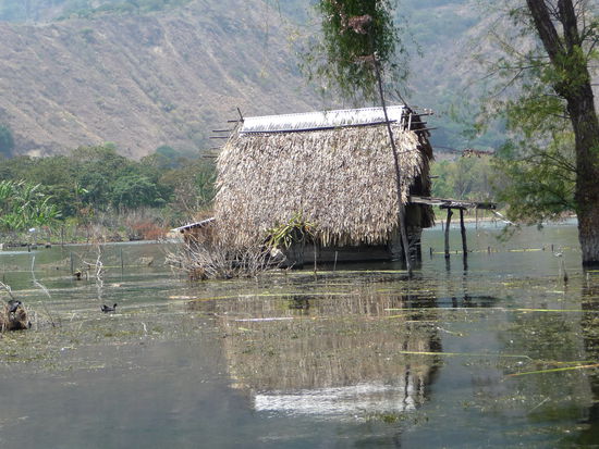 Wir sind wieder am Ufer des Atitlan Sees von wo aus es mit dem Boot weiter geht nach Santiago de Atitlan.