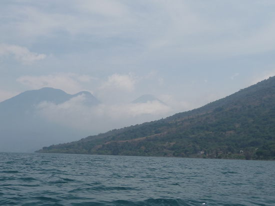 Weitere Bootsfahrt über den Atitlan See nach Santiago de Atitlan