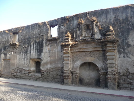 Kirche San Geronimo erbaut 1739 und später durch Erdbeben zerstört