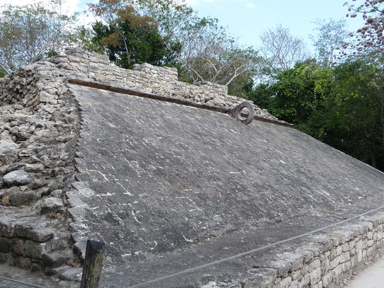 Ballspielplatz der Coba Gruppe