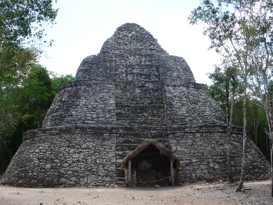 Pyramide Xai Be - Ovaltempel