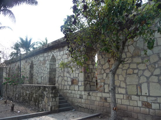 kleine Stadmauer im Dorf Copan