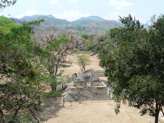 Blick auf großen Platz von Copan