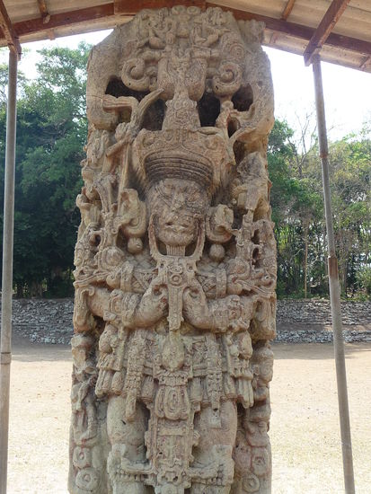 Stele B von Herscher 18 Kaninchen 731 n. Chr. errichtet