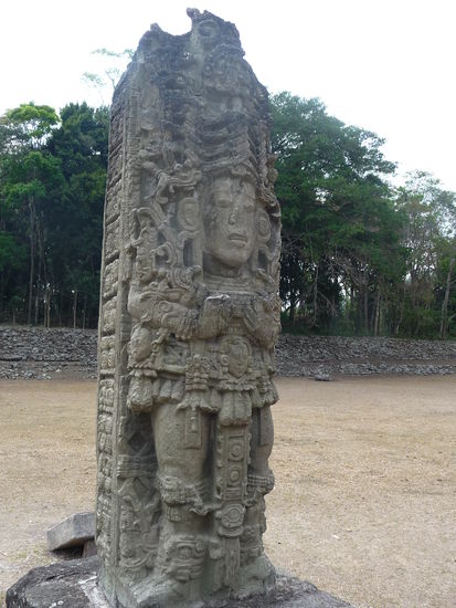 Stele A errichtet 731 von Waxaclajuun Ub aah K awill