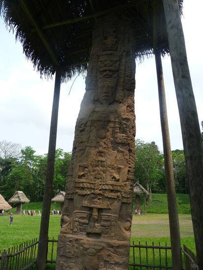 Stele F