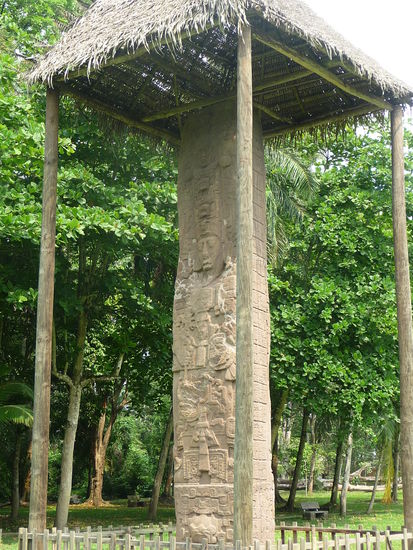 Stele E