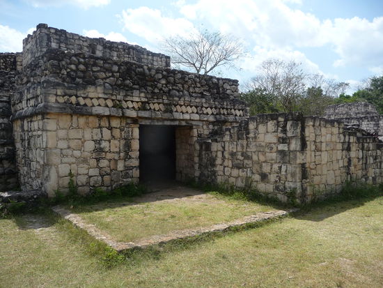 Rückansicht Ballspielplatz