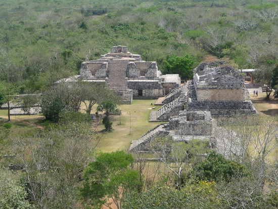Blick von der Akropolis auf Ek Balam