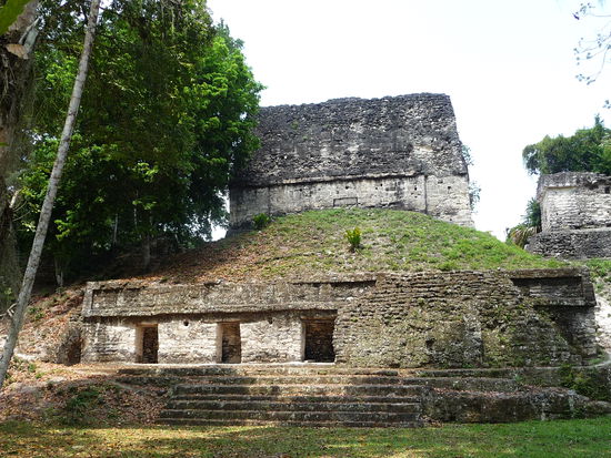 Platz der 7 Tempel - Südliche Akropolis