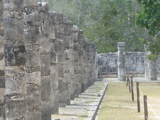 Halle der 1000 Säulen rechte Seite